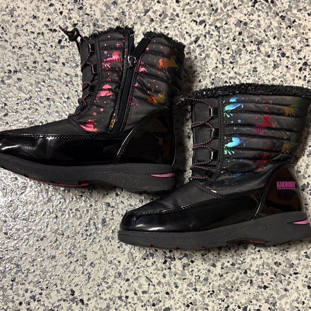 Khombu Black and Colorful Kids Rain Boots